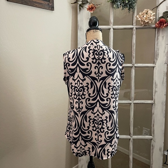 Cream & Black V Neck Top - Picture 4 of 4